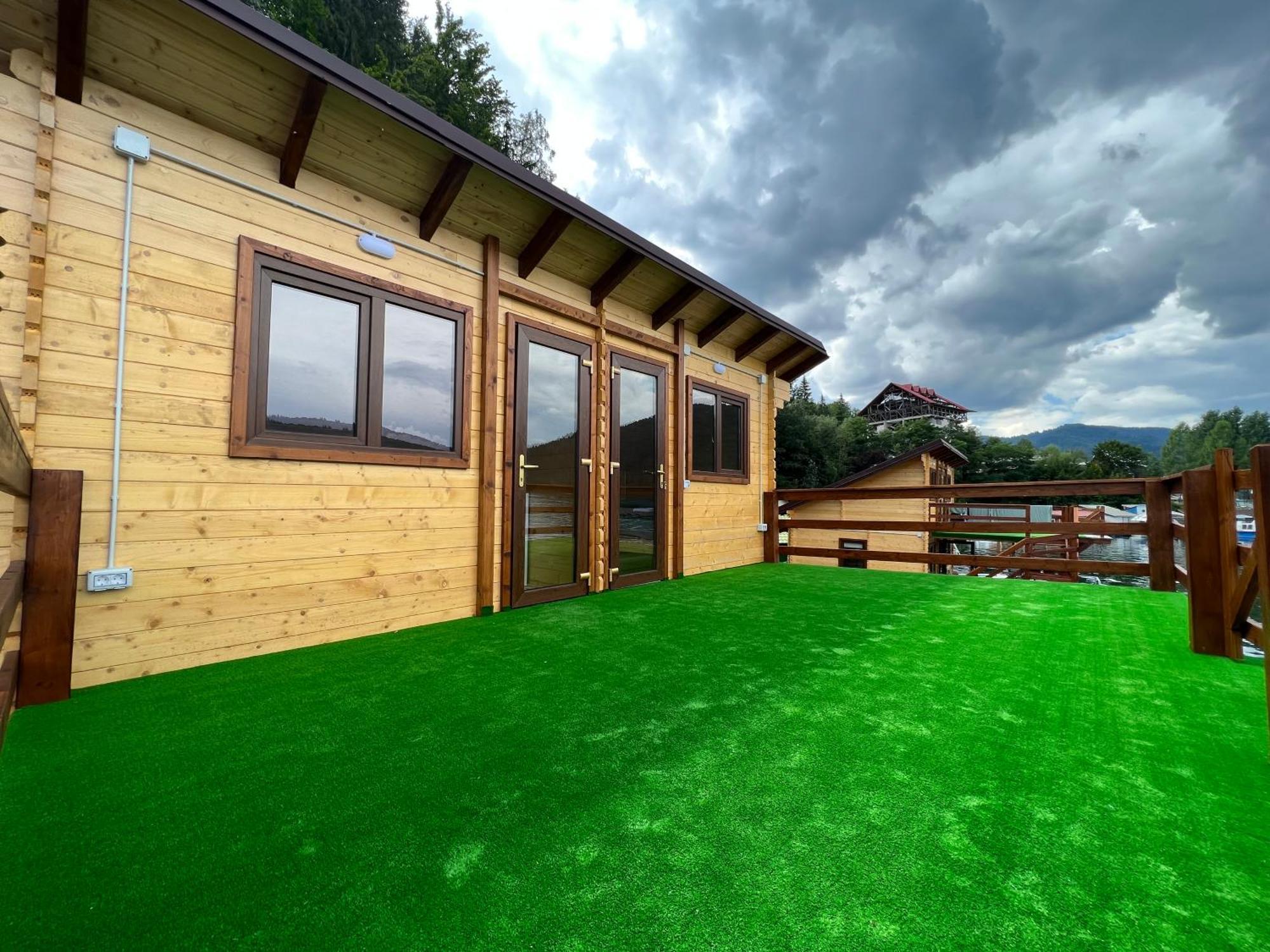 Holiday Bicaz Bungalows On The Lake Kültér fotó