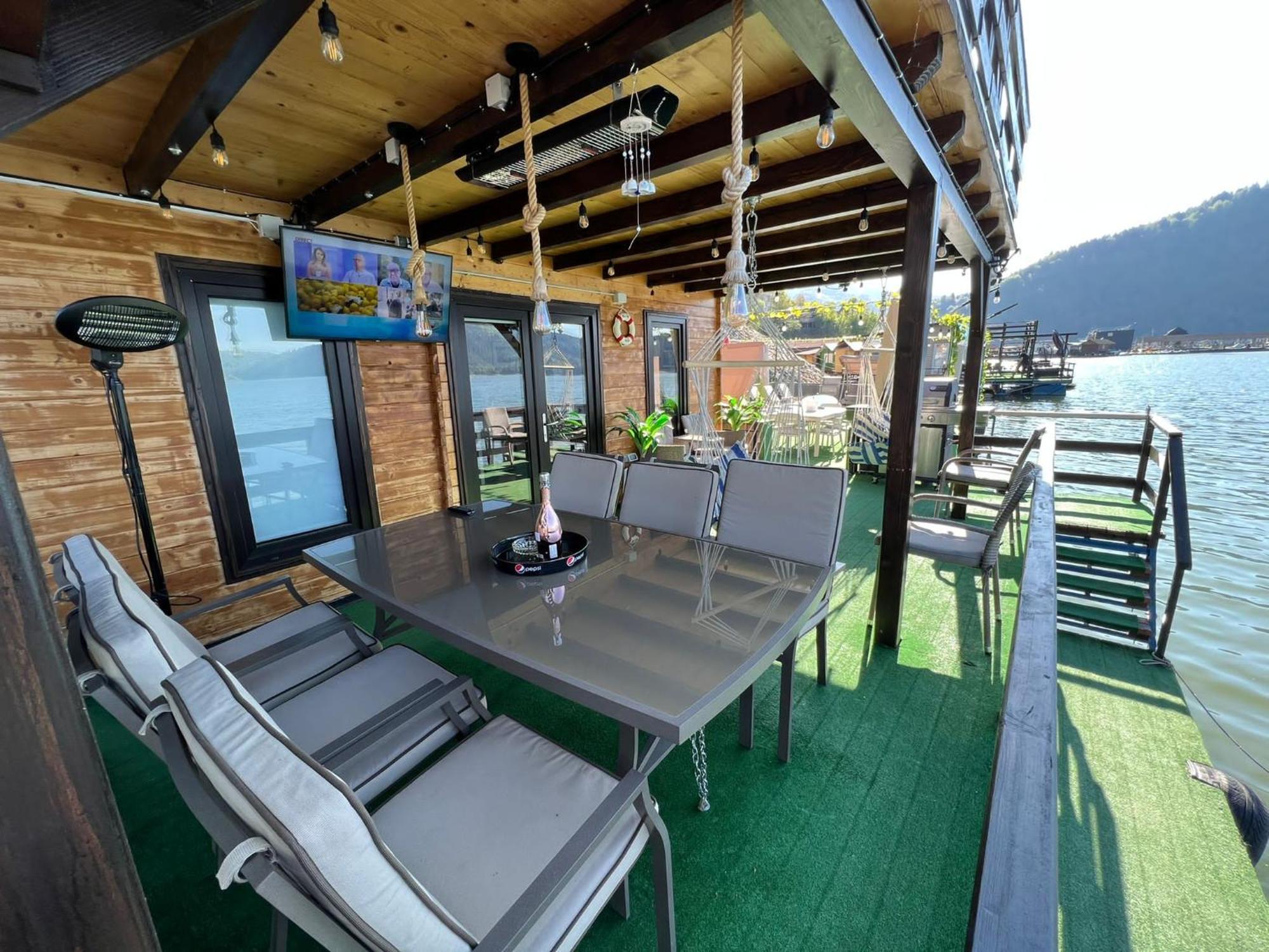 Holiday Bicaz Bungalows On The Lake Kültér fotó