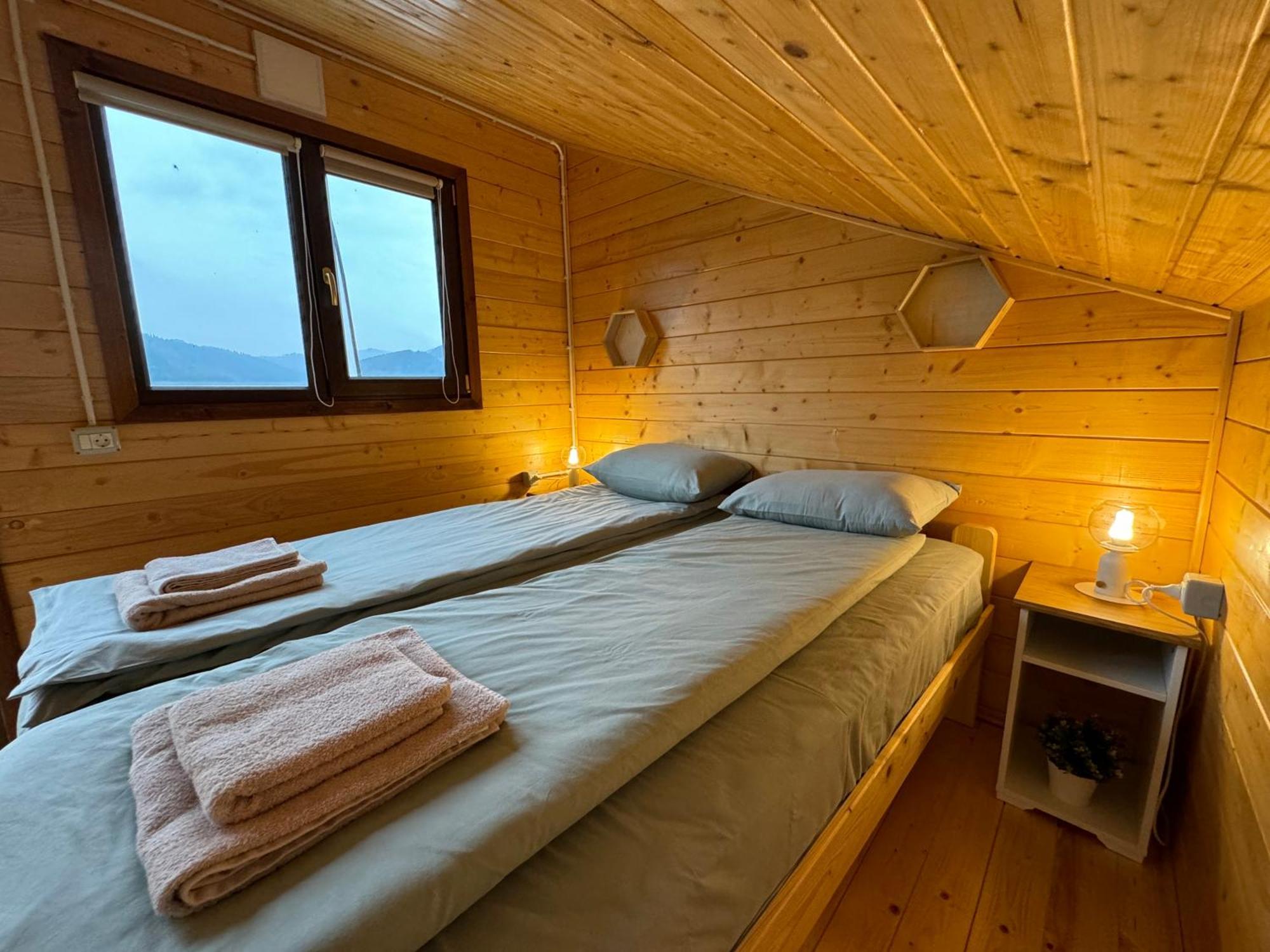 Holiday Bicaz Bungalows On The Lake Kültér fotó